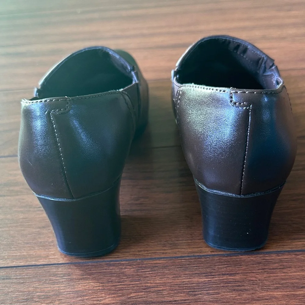 🥿🥿EUC Chic Brown Air Supply Dress Women's Loafers🥿🥿